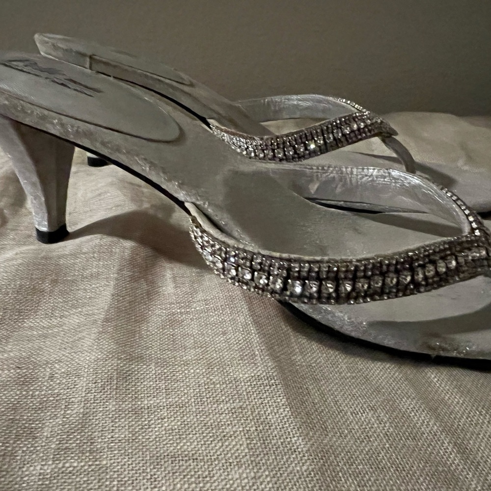 Pelle Moda Platinum Jeweled silver heels